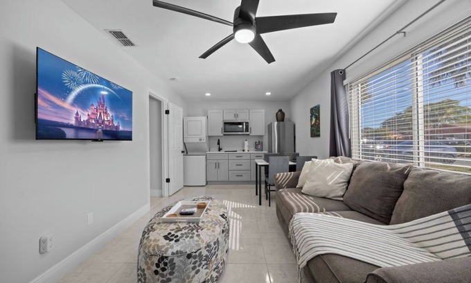 Buena Ventura Lakes Apartment | Orange Blossom Apartment