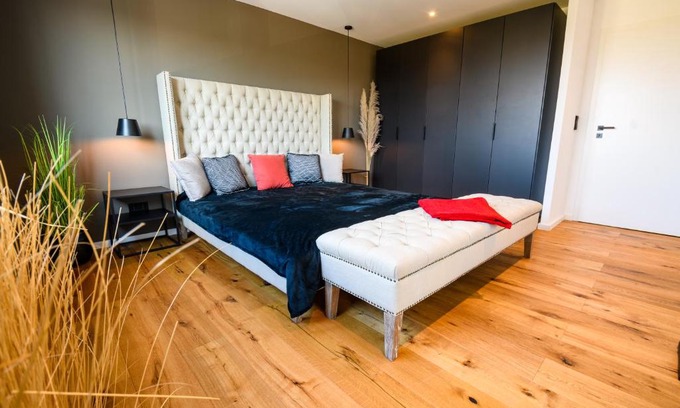 Prien am Chiemsee Apartment | OrangeHome Design Apartment zwischen See & Zentrum