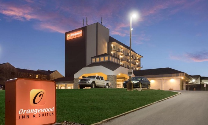 Waldron Hotel | Orangewood Inn & Suites Kansas City Airport