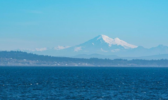 Saanich East House | Orca View Suite 10 Mile Point