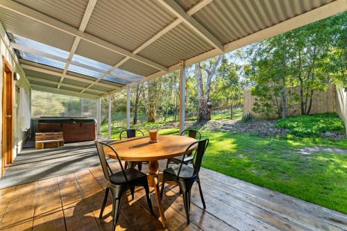Lenswood House | Orchard Cottage - A Leafy Peaceful Retreat with Spa