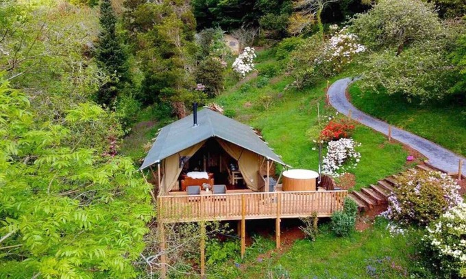 Kingsbridge Cabin | Orchard Lodge @ Lower Coombe Royal with Hot Tub