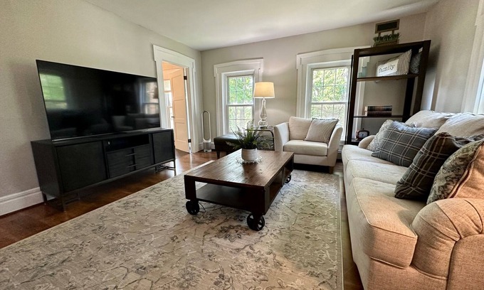 Orchard Park Apartment | Orchard Park Apartment Two Miles from Buffalo Bills Highmark Stadium
