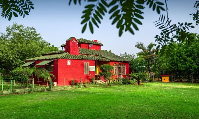 Jhansi Other | Organic Farm with kitchen, AC rooms, Pet-friendly 7 Kms from the city