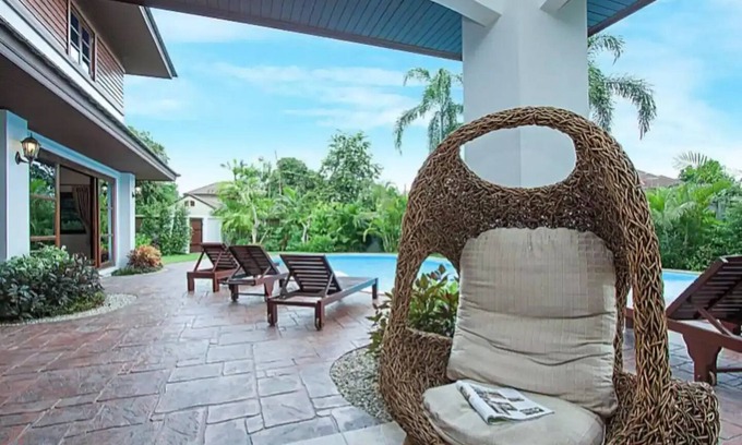 Chiang Mai Villa | Oriental Thai luxury villa with Private pool