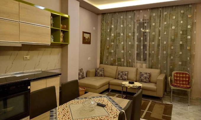 Shkembi i Kavajes Apartment | Orkiton House