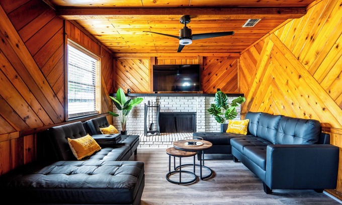 Orlando House | Orlando 3BR Getaway Wi-Fi + Fun for Families
