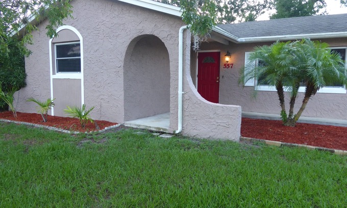 Altamonte Springs House | Orlando Area 4BR/2BA Home w/Jacuzzi & New Communal pool Disney Universal Daytona
