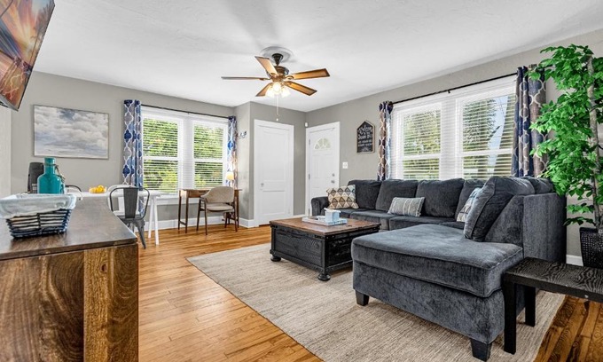 Wadeview Park House | Orlando Oasis! Free Laundry & Parking Near Disney!