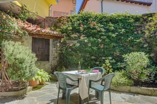 Nocco Apartment | Ortensia Blu Lake And Relax - Happy Rentals