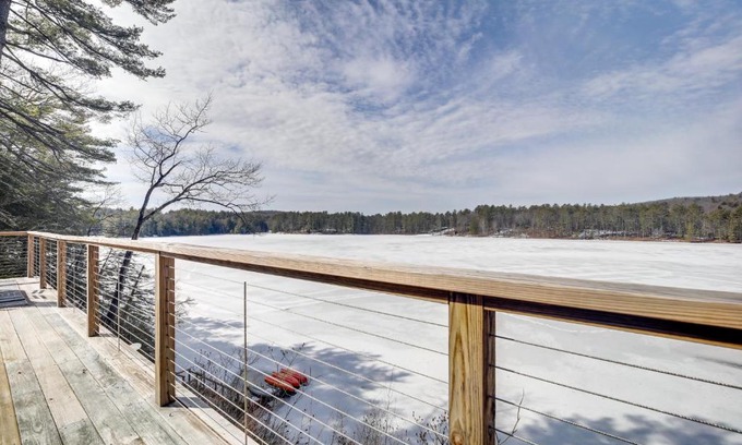 Florence House | Orwell Cabin on Sunrise Lake with Private Dock and BBQ