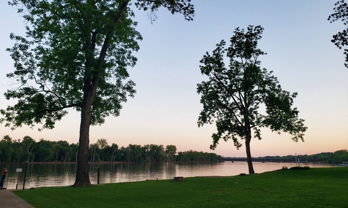 Tebbetts House | Osage River Get-Away, kayaks included! Relaxing with a beautiful view