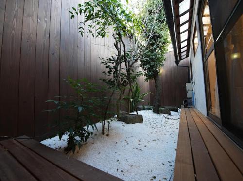 Sumiyoshi Bed & Breakfast | Osaka MiKa Garden family house direct KIX airport