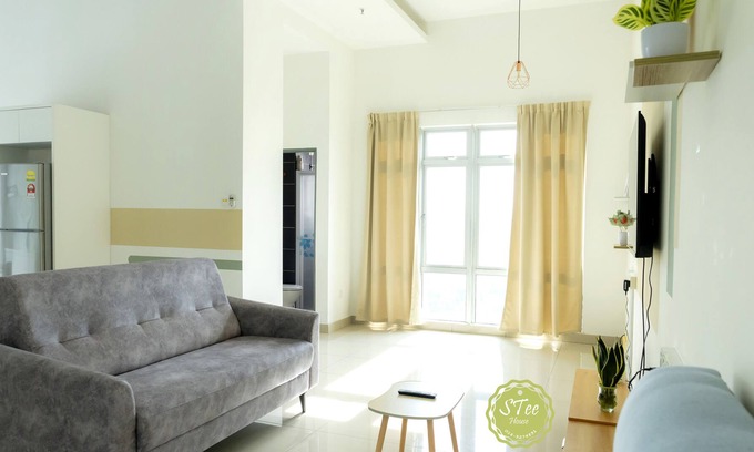 Tebrau Apartment | Oscar-4pax@ Mount Austin Netflix/Ikea/Toppen/Jusco/JB