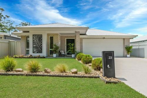 Broulee House | Oscar's Broulee Beach Luxury Coastal Living