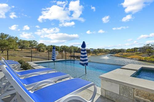 Kingsland House | Osi Lago Retreat