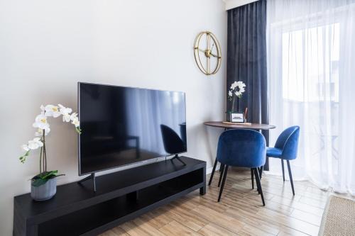 Brynow Apartment | Osiedle Ptasie, NEW - LUX - PRIV PARKING