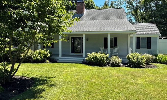 Osterville House | Osterville Gem with Central A/C and Walking Distance to Joshua’s Pond!