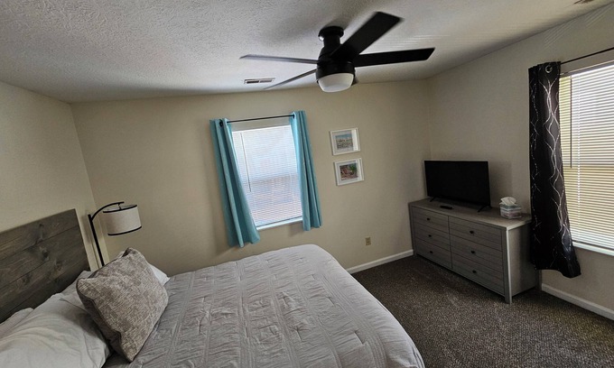 Old North Columbus House | OSU Campus Area Cozy Townhome