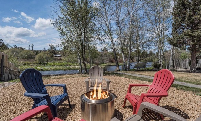 Tumalo House | Otter River Lodge