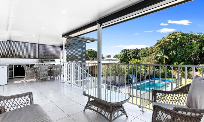Traviston House | Our Happy Place @ Burrum WHOLE