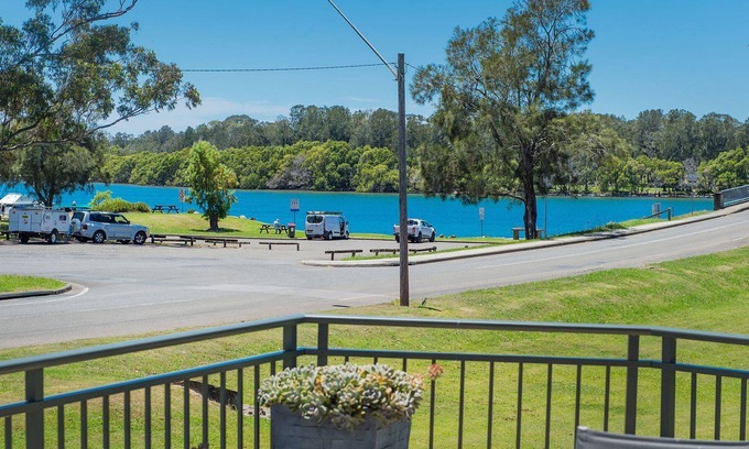 Laurieton House | Our View - 3 bedroom holiday home in laurieton, guest wifi available