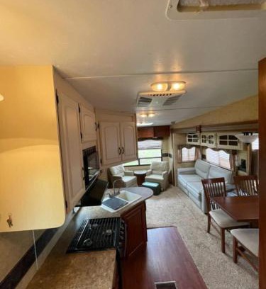 Peletier House | Outback Fifth Wheel at Seaside Cottages
