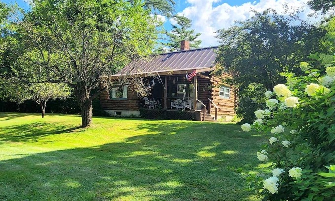 Roxbury Cabin | Outdoor enthusiasts! ATV trails, Hikes, Lakes, Coos Canyon, Skiing, and fishing