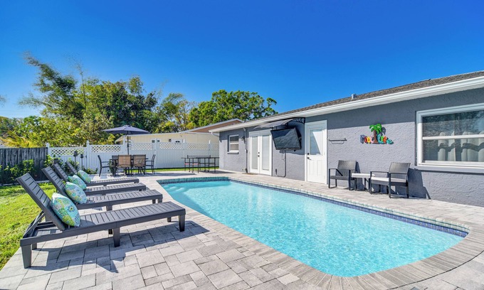 Pinellas Park House | Outdoor Oasis: Modern Pinellas Park Getaway!