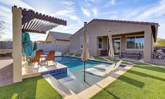 Montecito in Estrella House | Outdoor Oasis w/Pool & Spa: Goodyear Getaway