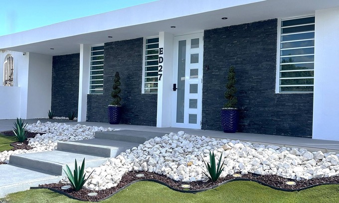 Mata de Platano House | Outdoor Pool with Bar-B-Q & Television, Indoor Pool Table, Indoor Bar, PS5, Etc.