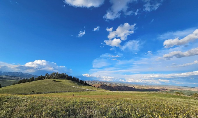 Dubois Cabin | Outlaw Cabin at Arcady Ridge Ranch-rustic vibe meets and beautiful mountain view