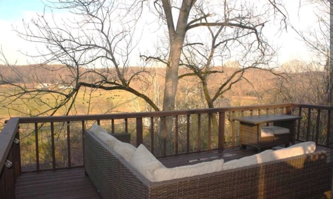 Pocahontas Cabin | Outlook Point, bluff view,river side, swimming, fishing, and relaxation.