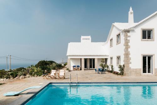 Azenhas do Mar Cabin | OUTPOST - Casa das Arribas