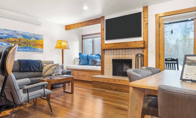 Moose Wilson Road Condo | Outpost: Raspberry 3712