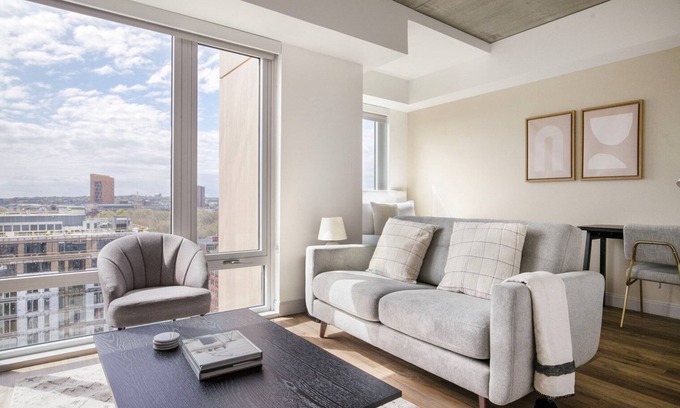 West Fens Apartment | Outstanding Fenway Studio w/Fitness, nr Food & Shops, by Blueground
