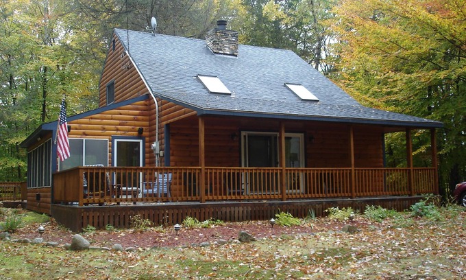 Standish Cabin | Outstanding Pet Friendly Family Retreat on Frye Island in Sebago Lake sleeps 7
