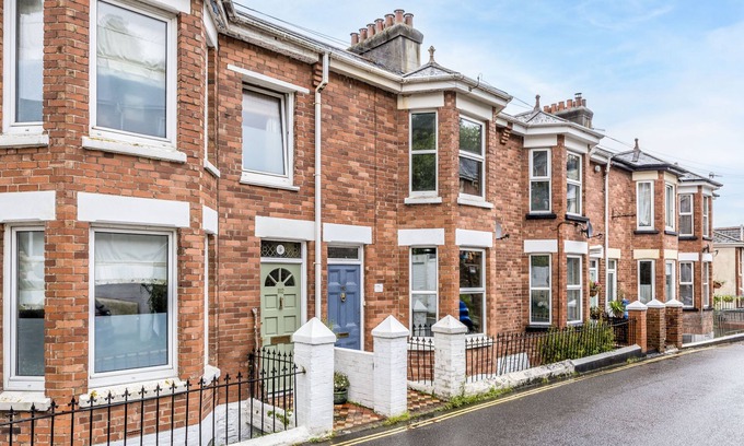 Dartmouth House | Outstanding retro family home