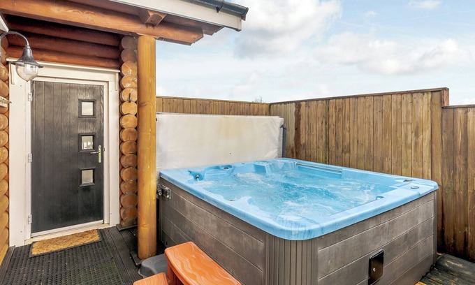 Hornsea Ski Chalet | Outstanding, spacious and contemporary two storey lodge.