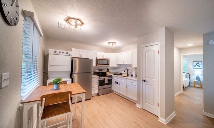 East Ocean View Apartment | OV 15th Bay - Solis Suite