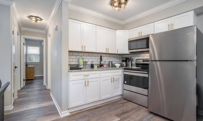 East Ocean View Apartment | OV Mosaic Oyster Suite