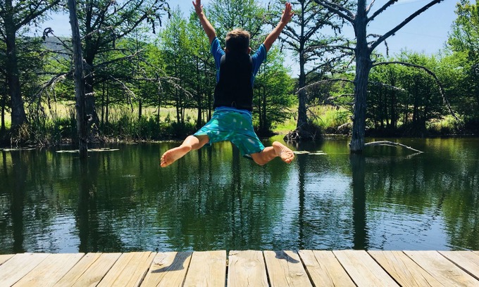 Vanderpool House | Over 300 acres and a private lake