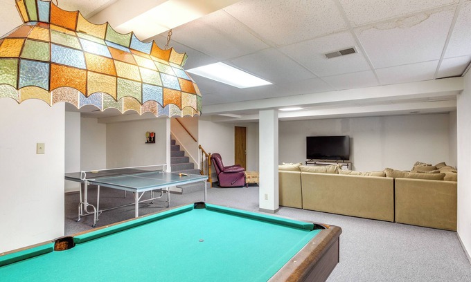 Overland Park House | Overland Park Family Home w/Game Room & Backyard!