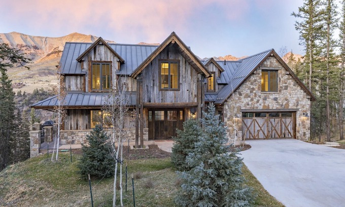 Mountain Village House | OVERLOOK HAUS- Mountain Oasis Overlooking San Sophia’s Ridge, Fire Pit & Hot Tub