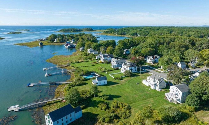 Cape Porpoise House | Overlooking Cape Porpoise Harbor, Sunlit Home