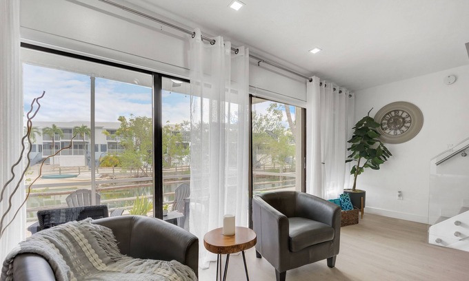 Monroe County House | Overlooking Salt-water Lagoon- Free Golf Cart + 2 Kayaks