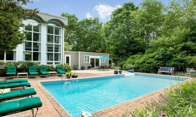 Bridgehampton House | Oversized Rooms, Outdoor Living Spaces, Close to Ocean