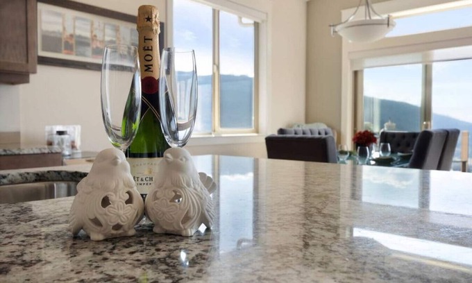 Foothills Apartment | OWAV-Upper · 3 bed, 2 bath upper suite overlooking the city