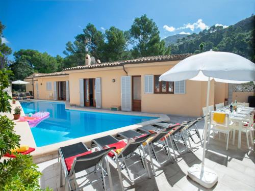 Cala San Vicente Villa | Owl Booking Villa Tonieta- 10 Min Walk to the Beach