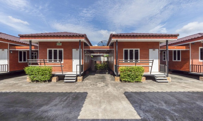 Ban Thung Sukla Hotel | OYO 1166 Train Way Resort